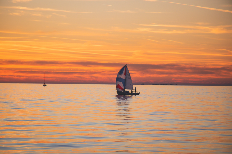Tramonto a vela